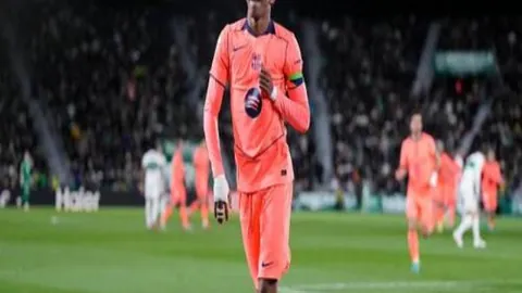 约基奇力挽狂澜，独得28分助掘金击败湖人终止连败