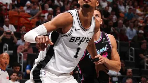 《坚定立场！格拉斯纳铁心离队，马特塔轻伤无大碍却将休战多日》