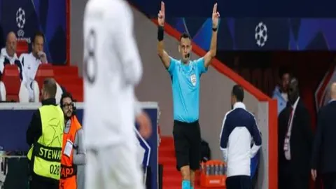 大连球迷情浓商隐感恩，特别之地感谢有你相伴